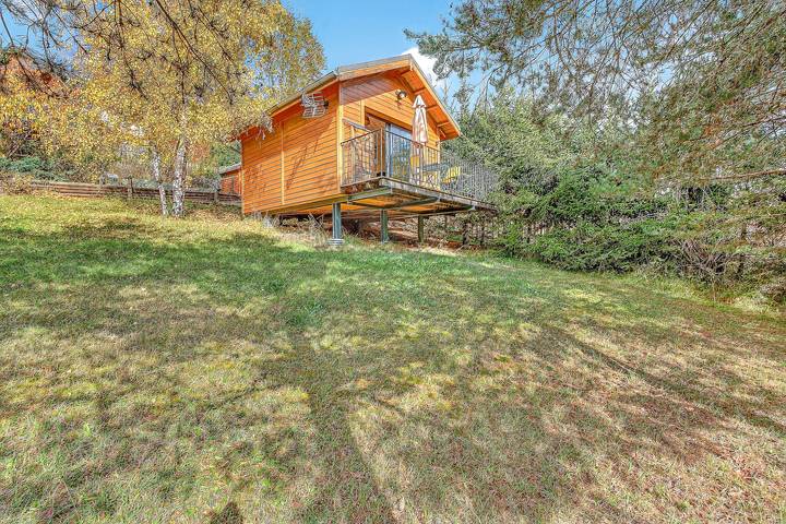 Chalet pour 2 personnes, avec jacuzzi et jardin ainsi que sauna et balcon, animaux acceptés dans