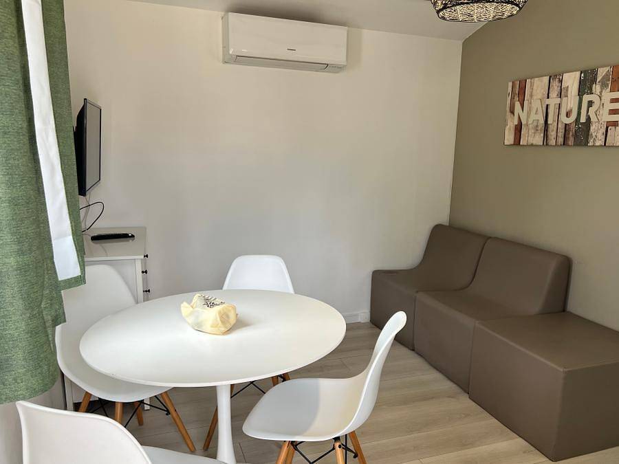 Camping Parc des Fontanettes - Chalet 2 persons - Cabasson Chalet 26M² 1Bed. 2 People in La Seyne-sur-Mer, Toulon region