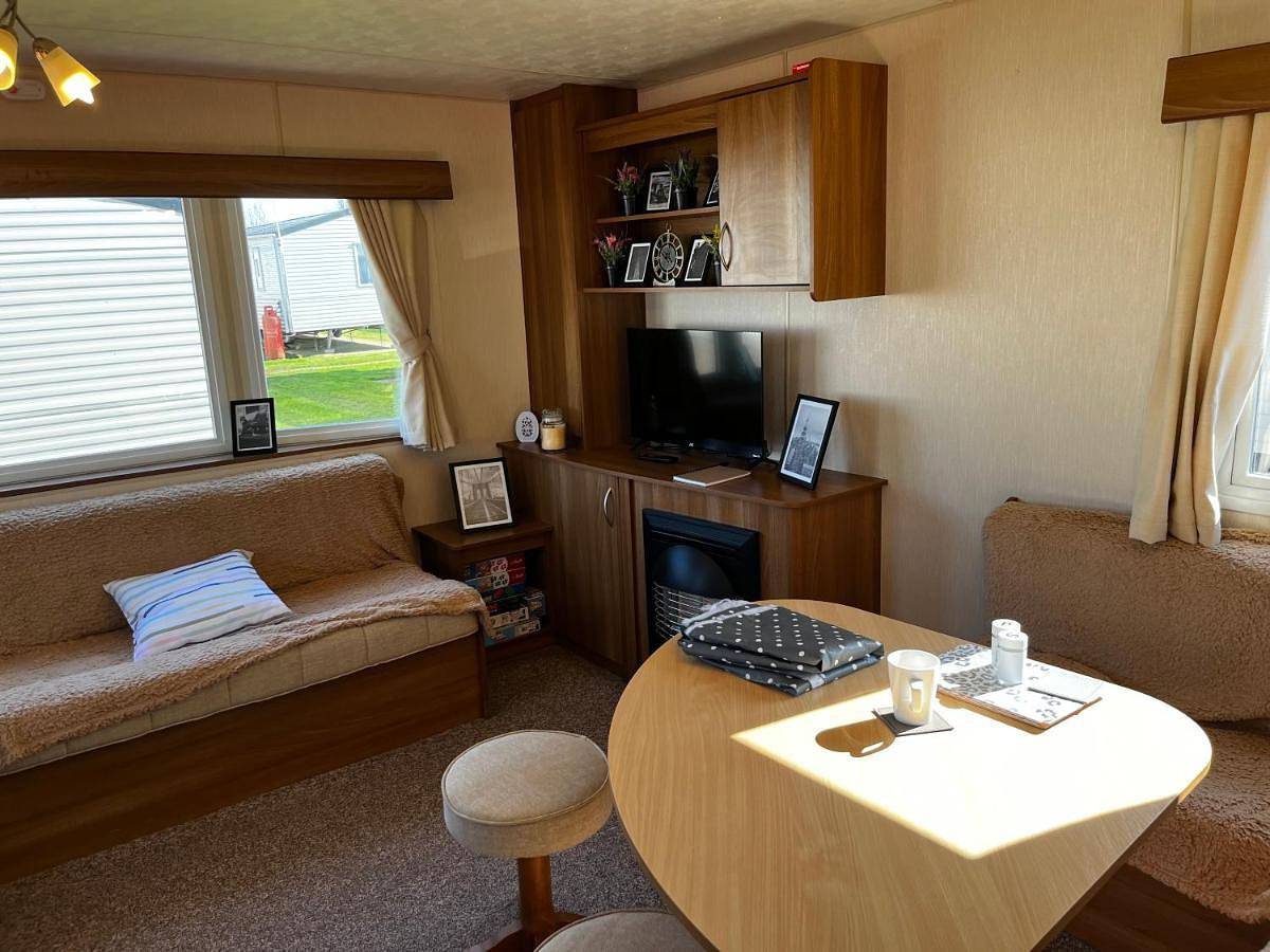 California cliffs caravan in California (Great Yarmouth), Great Yarmouth