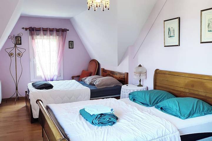 Ideal family home, 2 minutes from the beach and 5 minutes from shops... in Jullouville, Côte de la Déroute