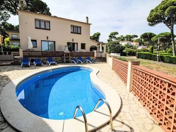 Finca für 8 Personen, mit Terrasse und Pool in Pals