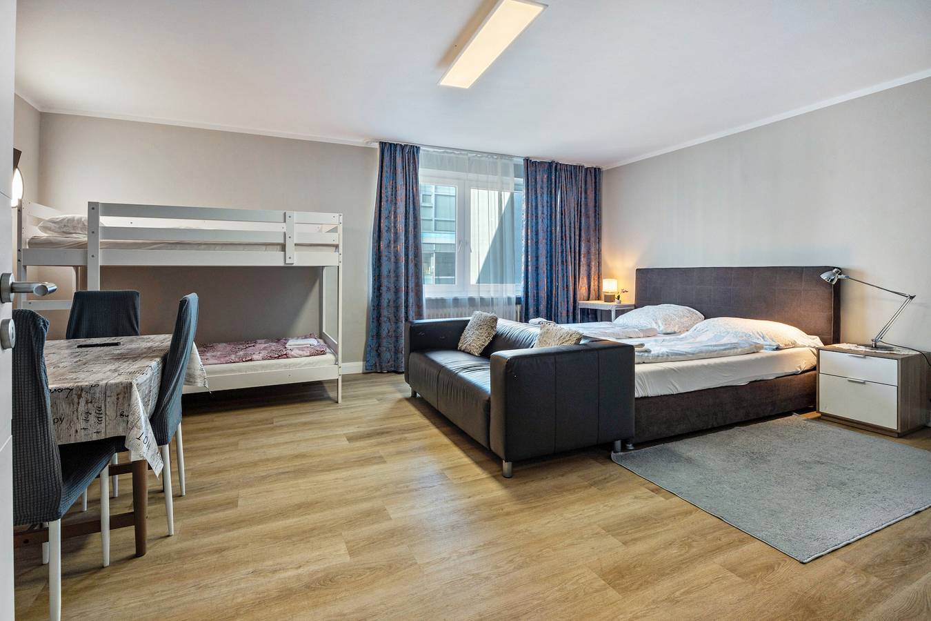 Vacation Rental for 4 Guests in Hamburg Altona, Hamburg