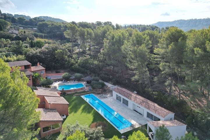 Maison de vacances pour 17 personnes, avec sauna et jardin à Le Castellet