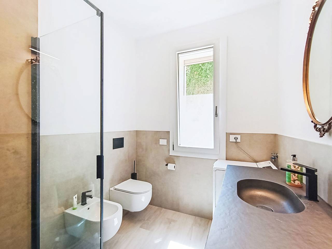 Geheel appartement, Annamaria in Peschiera del Garda, Garda Bergen