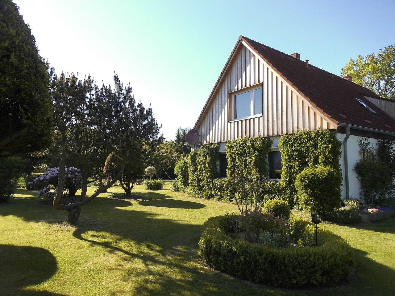 Ganze Ferienwohnung, Bungalow und Ferienwohnung auf Rügen - Ferienhaus Sonnenschein in Kluis, Rügen