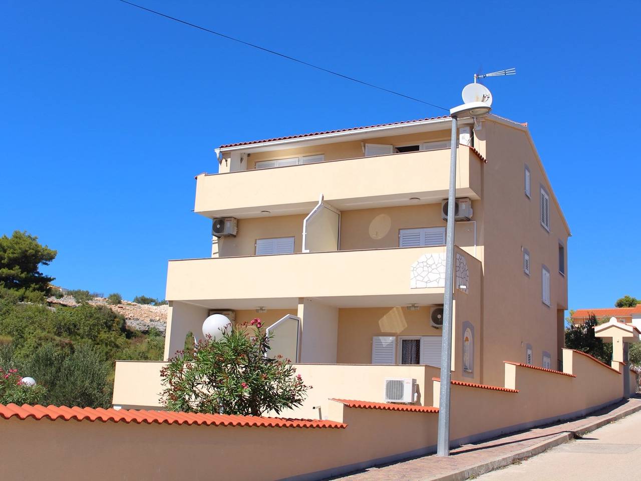 Ganze Wohnung, Apartment mit schoenem Blick auf Meer und Altstadt in Primosten, Šibenik-Knin