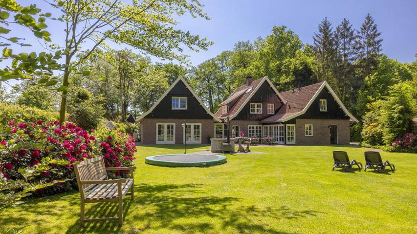 Ferienhaus für 20 Personen, mit Terrasse und Garten in Losser