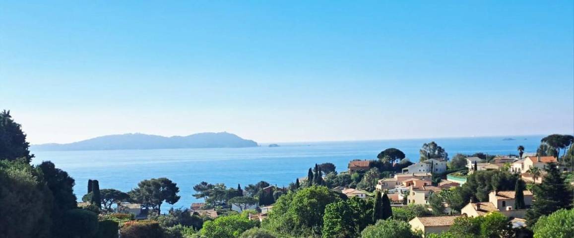 Gîte pour 2 personnes, avec terrasse et vue dans Plage Coupereau