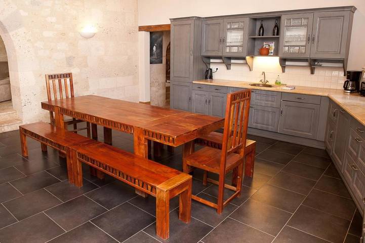 Location de vacances pour 14 personnes, avec terrasse ainsi que jardin et piscine à Castelnau-sur-l'Auvignon - 3