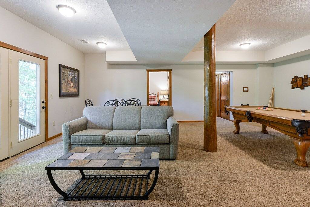 Vacation House for 22 Guests in Indian Point, Ozark Mountains