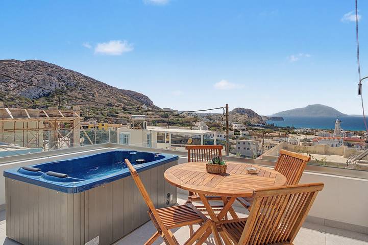 Ganzes Studio, Studio „Majestic View Villa“ mit Meerblick und Whirlpool in Karpathos