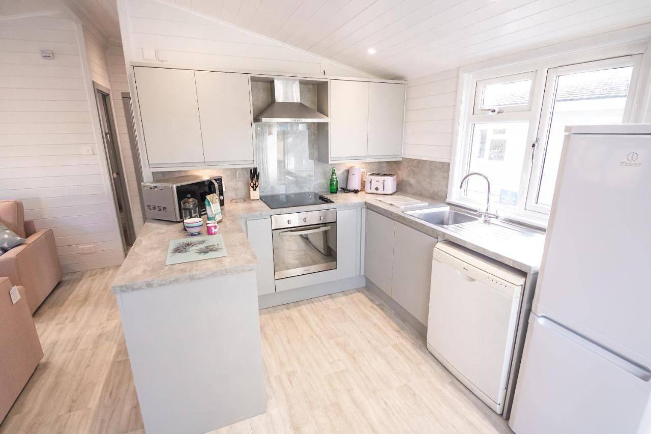 Two-Bedroom House in Milford-on-Sea, Hampshire