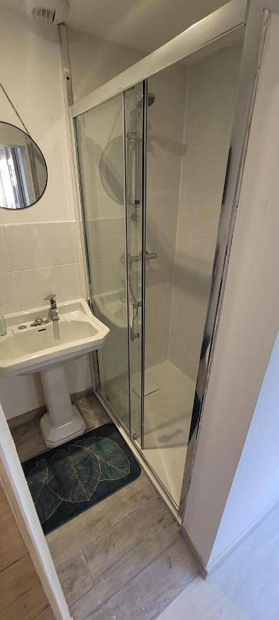 Appartement entier, Two-Bedroom Apartment in Saint-Julien-l'Ars, Vienne (France)
