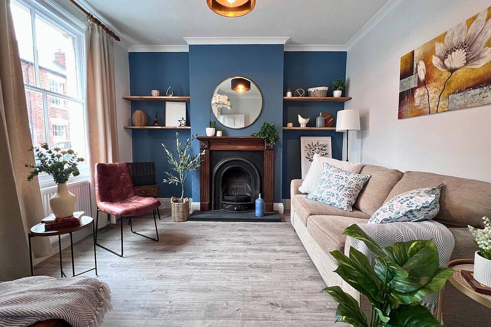 Basement Workspace • Game Room • Spacious Bedrooms • Warwick • Train Station in Warwick, Warwickshire