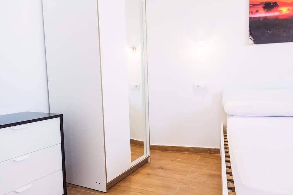 Entire apartment, Maritime Walk Los Cristianos. Over the sea. in Los Cristianos, Arona