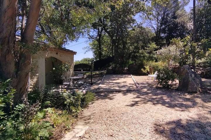 Location de vacances pour 8 personnes, avec jardin à La Capelle-et-Masmolène - 4