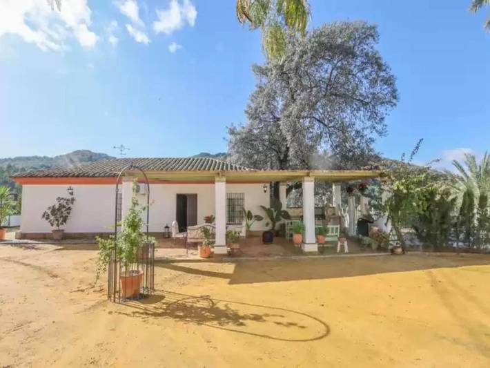 Casa rural para 8 personas, con Piscina en Lora del Río