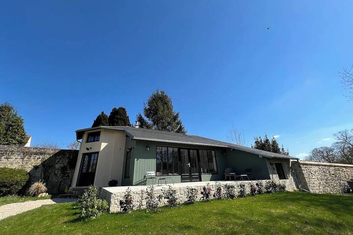 Location de vacances pour 4 personnes, avec balcon et jardin, animaux acceptés dans Courteuil