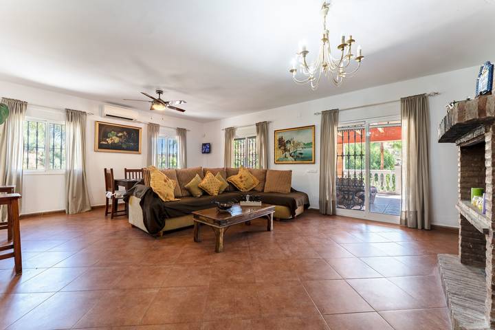 Casa de vacaciones "Casa Mis Nietos" con piscina, jardín y Wi-Fi in Monda, Sierra de las Nieves
