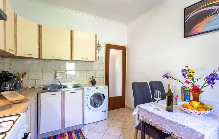 Charmantes Apartment mit Pool und Terrasse in der Nähe des Restaurants Konoba Vinez in Vinez, Ostküste Istrien