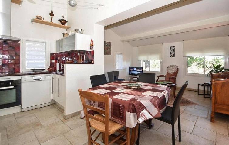 Location de vacances pour 6 personnes, avec Terrasse et Piscine à Solliès-Pont - 4