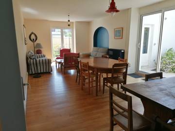 Gîte pour 15 personnes, avec terrasse et jardin dans Plage Lehan