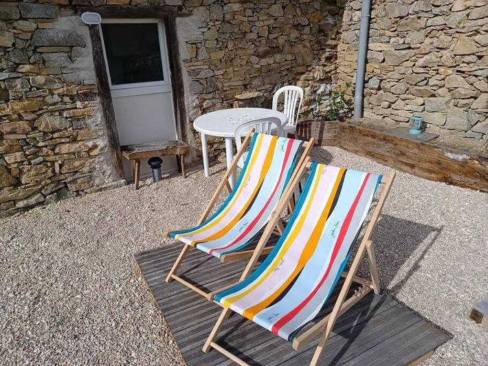 Location de vacances pour 3 personnes, avec terrasse et vue, adapté aux familles à Oust - 2