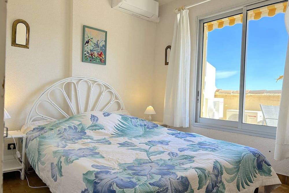 Ganze Wohnung, 3-Zimmer-Wohnung für 6 mit Terrasse, Klima, Privatpool, Parkplatz in Pramousquier, Le Lavandou