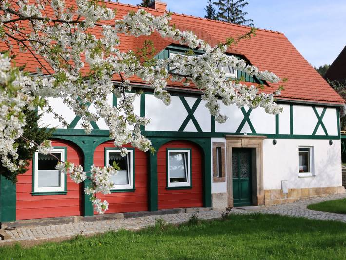 Ferienwohnung für 4 Personen, mit Terrasse und Garten in Jonsdorf