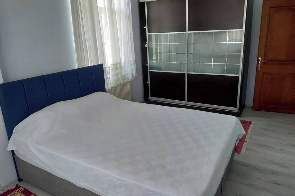 Spacious Villa with a Heated Pool, Jacuzzi, 200 meter from the beach in Şile, Marmara region