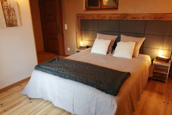 Gîte pour 15 personnes, avec jardin ainsi que terrasse et jacuzzi à La Chapelle-devant-Bruyères - 3