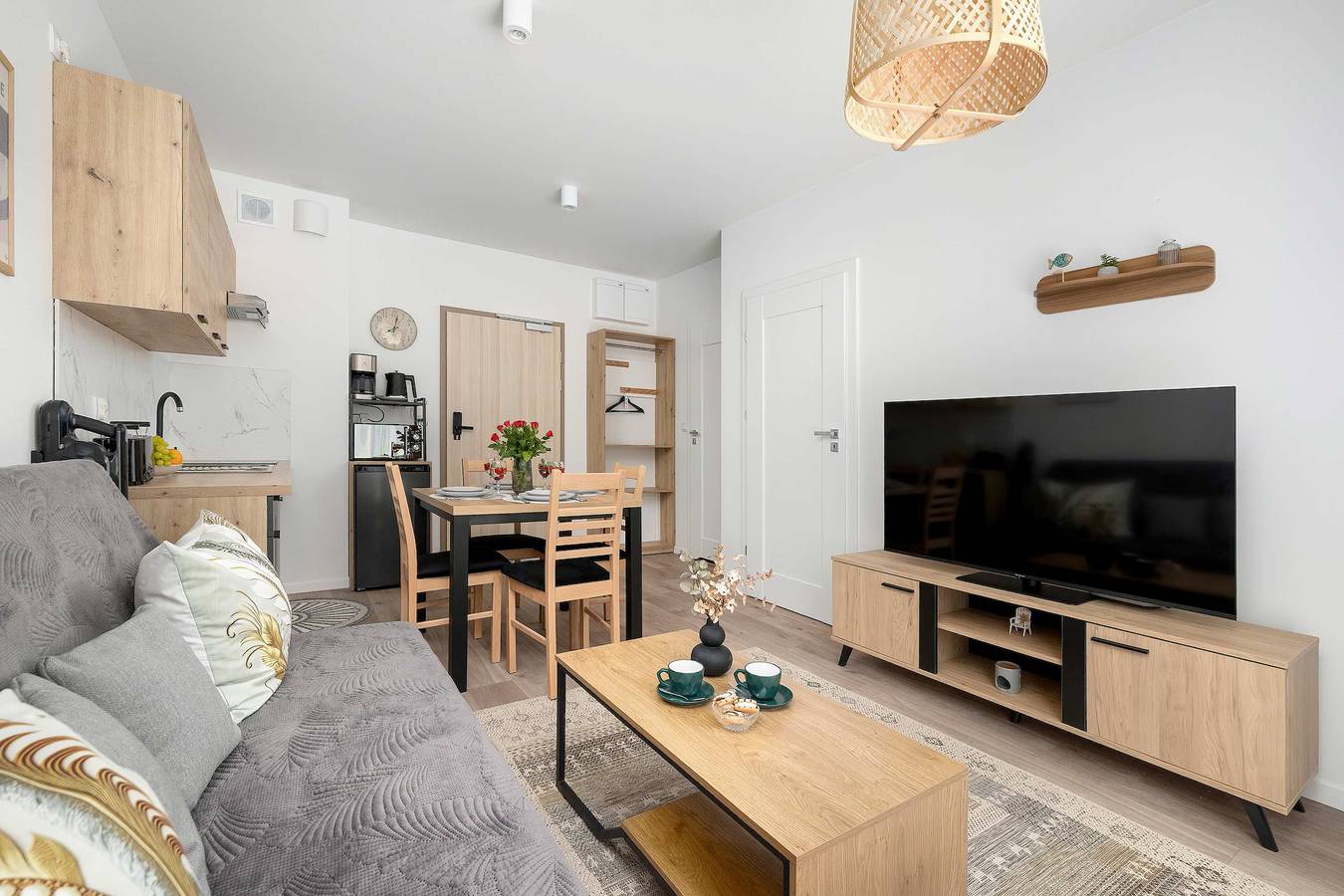 Ganze Wohnung, Cozy Apartment Near the Beach | Parking | Terrace in Międzywodzie, Baltic Sea Pomerania
