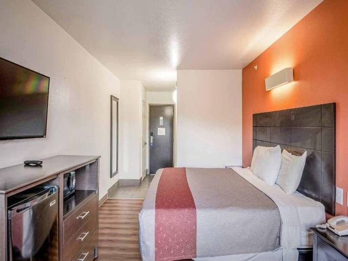 Apartamento entero, 1 cama king size | No fumadores, microondas in Peoria, Condado de Peoria