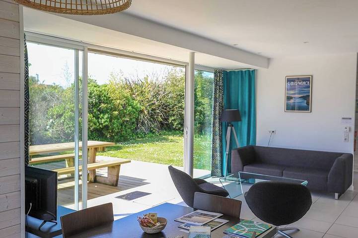 Gîte pour 4 personnes, avec jacuzzi et jardin ainsi que piscine et sauna