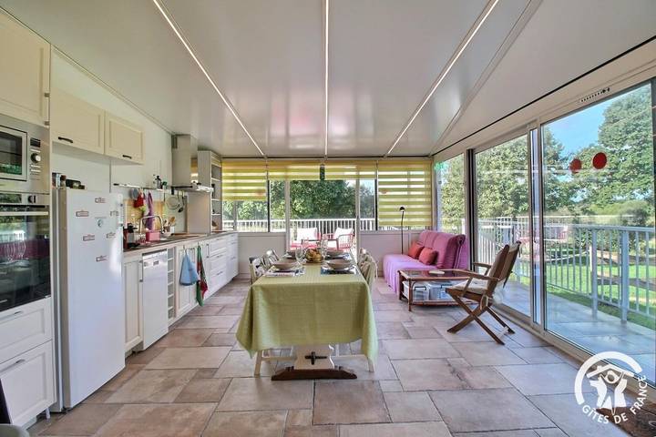 Gîte pour 2 personnes, avec terrasse et jardin