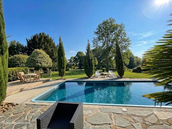 Maison de vacances pour 2 personnes, avec Jacuzzi et Terrasse ainsi que Jardin et Piscine