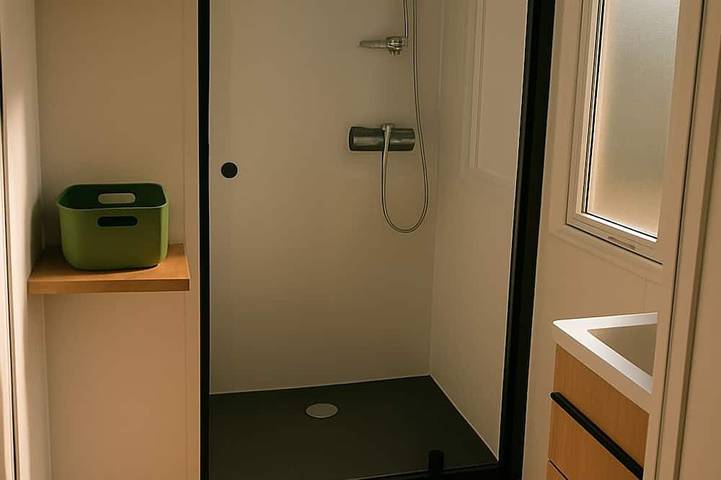 New 6-person mobile home, 3 bedrooms, air conditioning, patio, and pools in Lattes, Costa mediterránea (Francia)