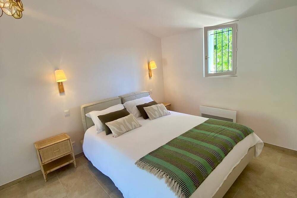 Villa on foot from village center in Barjac, Región de Alès