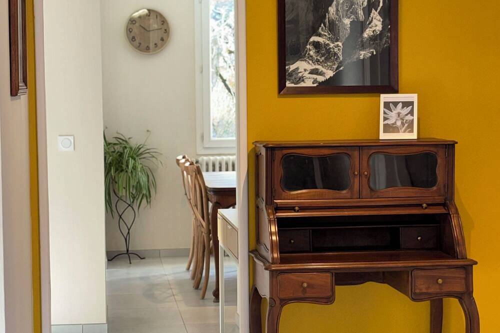 Entire apartment, Charming apartment in house in Albertville, Albertville region