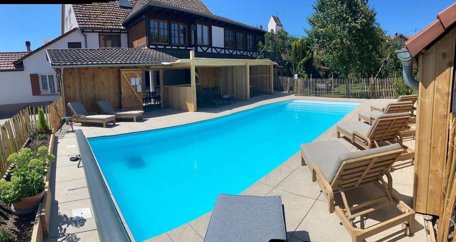 Gîte pour 7 personnes, avec Balcon et Terrasse ainsi que Jardin et Piscine dans Diebolsheim