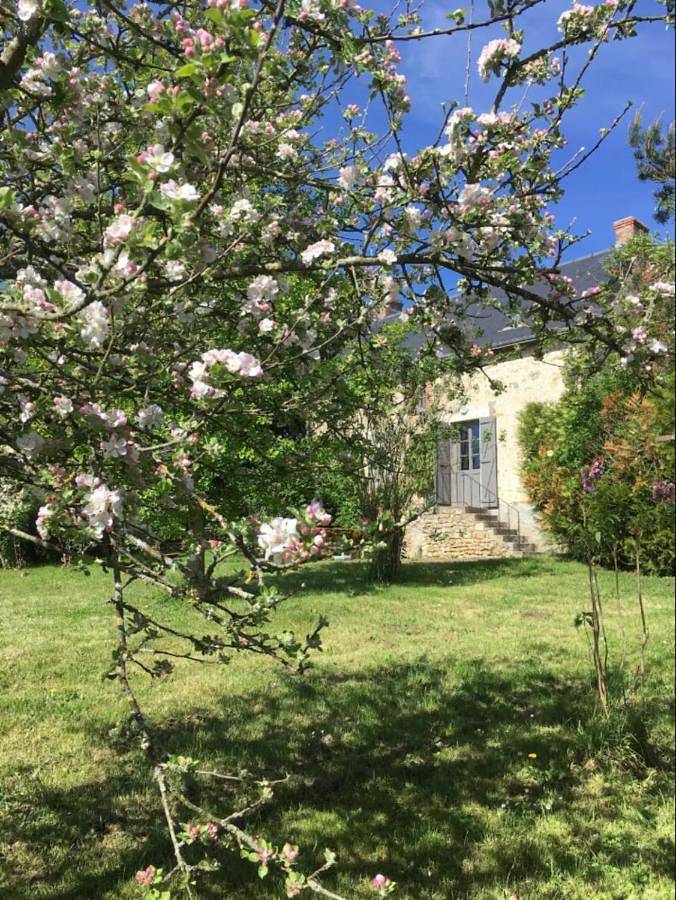 Location de vacances pour 6 personnes, avec Terrasse et Jardin à Ceaulmont