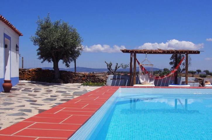 Vacation rental for 5 people, with Balcony and Terrace as well as Yard and Pool in Redondo