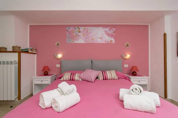Appartement entier, Appartement 100 m² avec belle terrasse extérieure sur la côte de Sorrente in Sorrento, Province de Naples