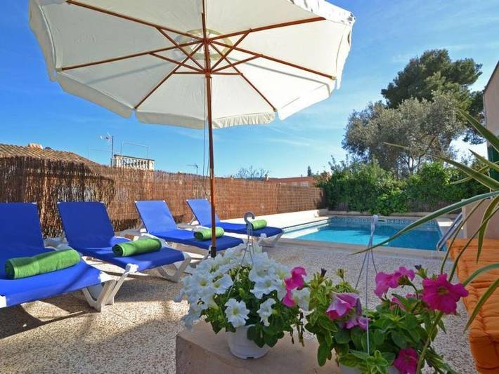 Casa rural para 8 personas, con terraza y jardín en El Toro