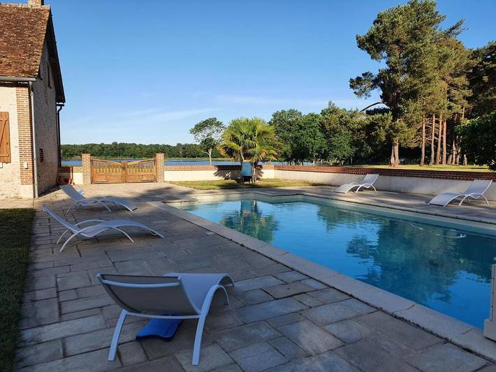 Location de vacances pour 6 personnes, avec vue et piscine ainsi que vue sur le lac et jardin à Lassay-sur-Croisne - 3