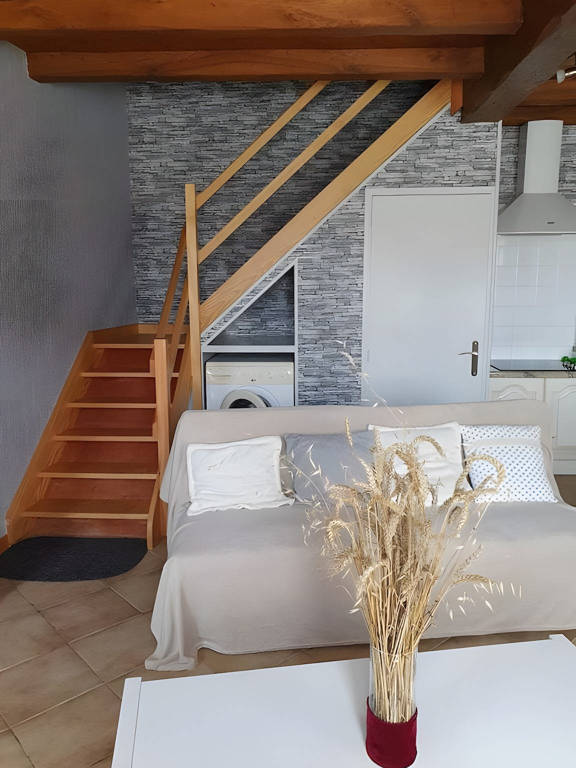 Appartement entier, Appartement « Chez Catherine et Gérard » avec terrasse privée, Wi-Fi et climatisation in Tonnay-Charente, Région de Rochefort
