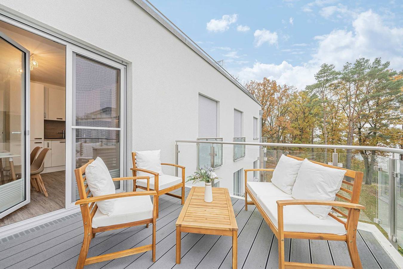 Ganze Wohnung, Großzügige Ferienwohnung mit Sauna & Balkon – ruhig im Grünen gelegen in Zirchow, Usedom