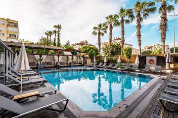 Cottage pour 4 personnes, avec jardin ainsi que vue et piscine à Alanya