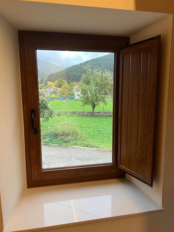 Casa rural para 6 personas, con vistas y jardín, Se admiten mascotas en Boca de Huérgano - 3