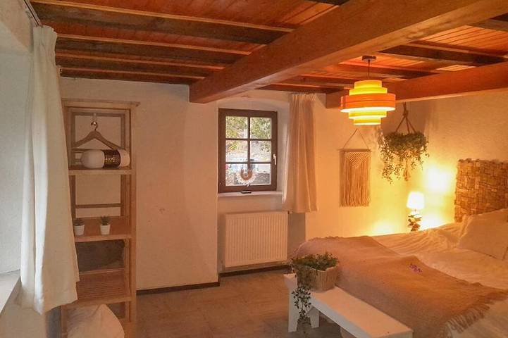 Attraktives Haus am Fuße einer Burgruine in Manderscheid, Bernkastel-Kues & Umgebung